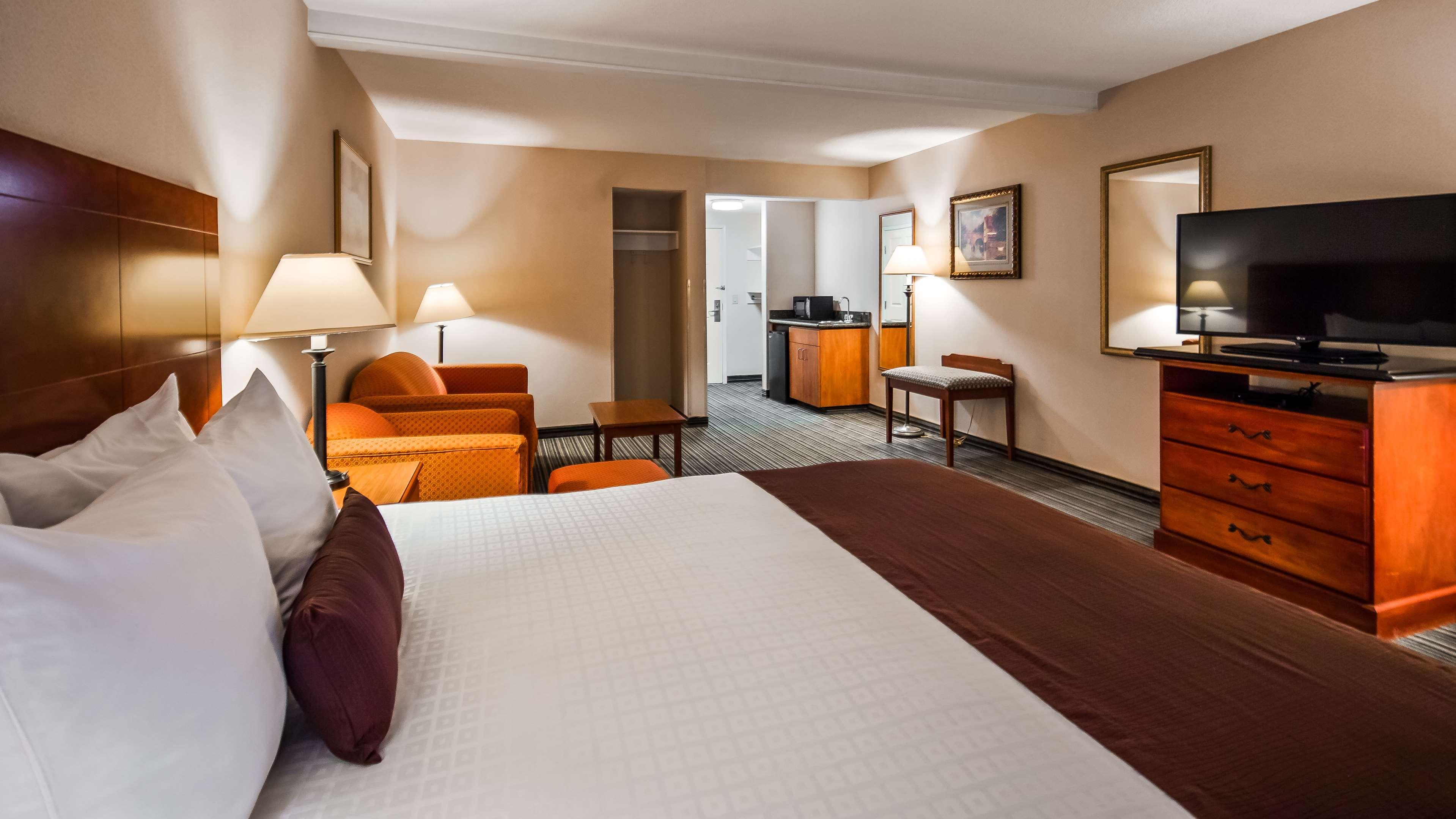 Western Twin View And Hotel 2*